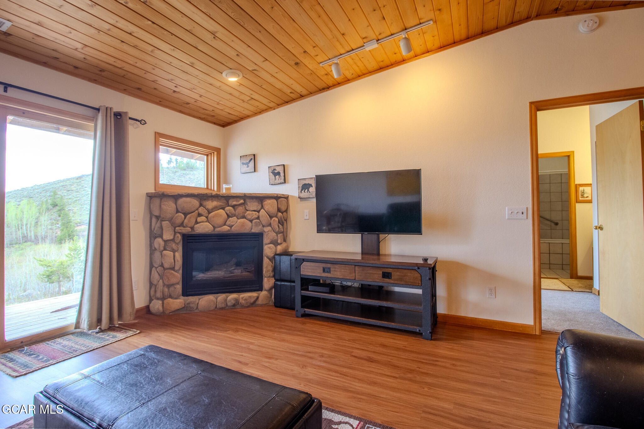 275 Golf Course Road, Unit 7 Grand Lake, CO 80447 - Photo 5 of 22 IMG_9445-HDR