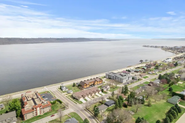 $599,500 | 1301 North Lakeshore Drive, Unit 202, Lake City, MN 55041