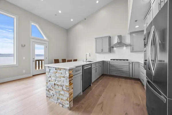 $599,500 | 1301 North Lakeshore Drive, Unit 202, Lake City, MN 55041