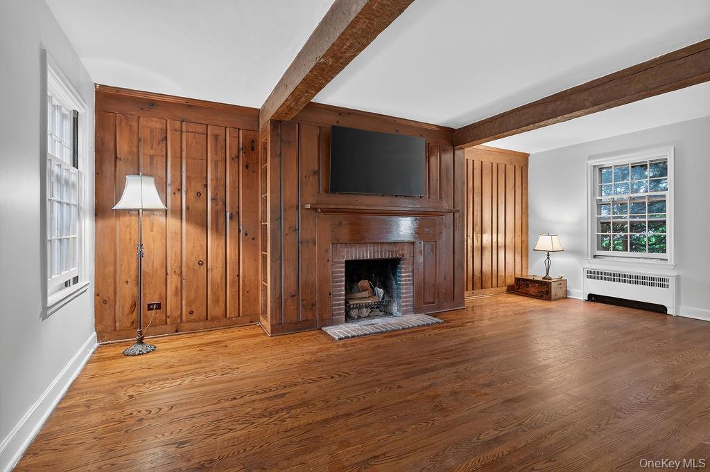 30 Pondview Road, Unit K Rye, NY 10580 - Photo 4 of 22 woodfloors and built-ins