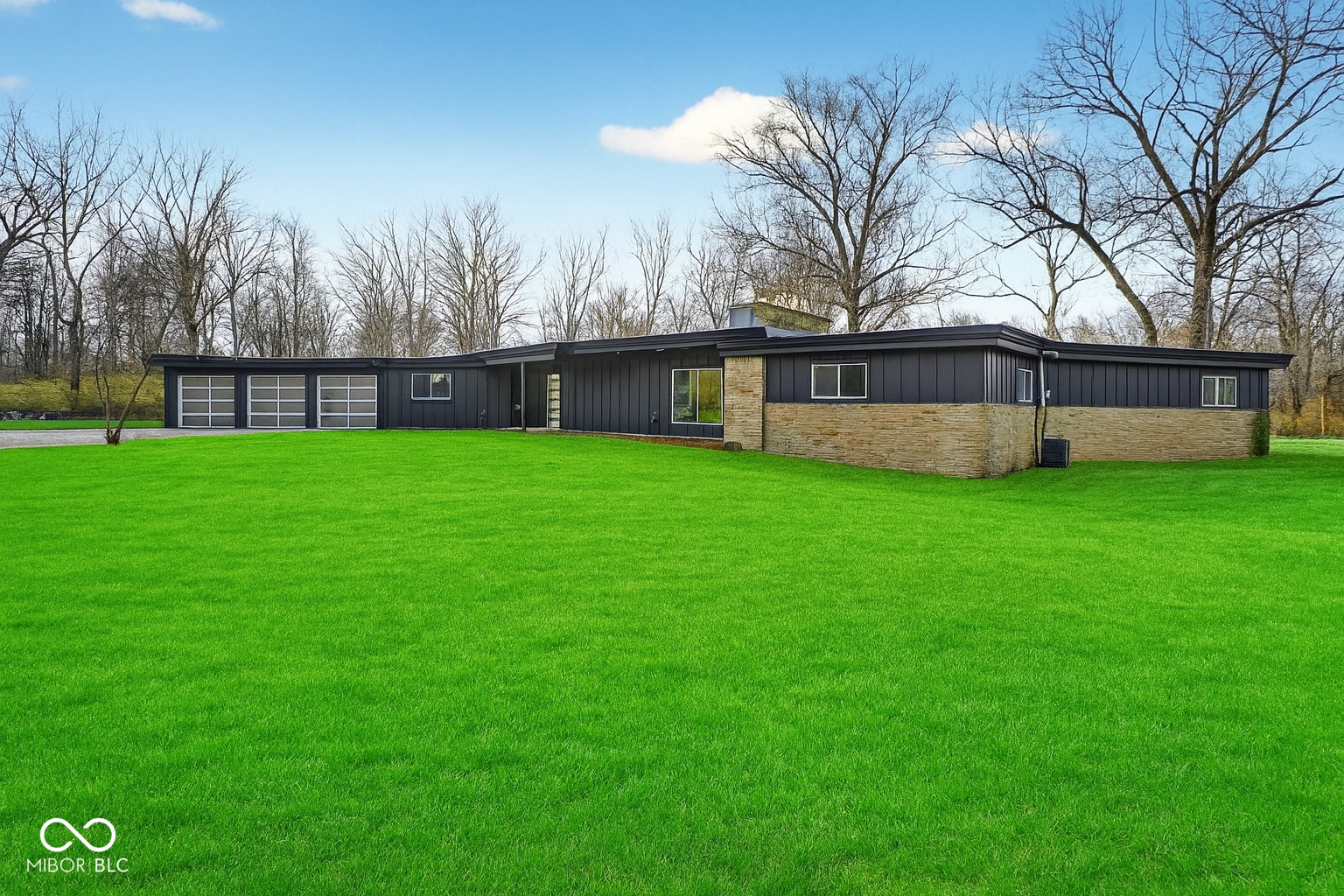 5408 Singleton Street Indianapolis, IN 46227 - Photo 2 of 36