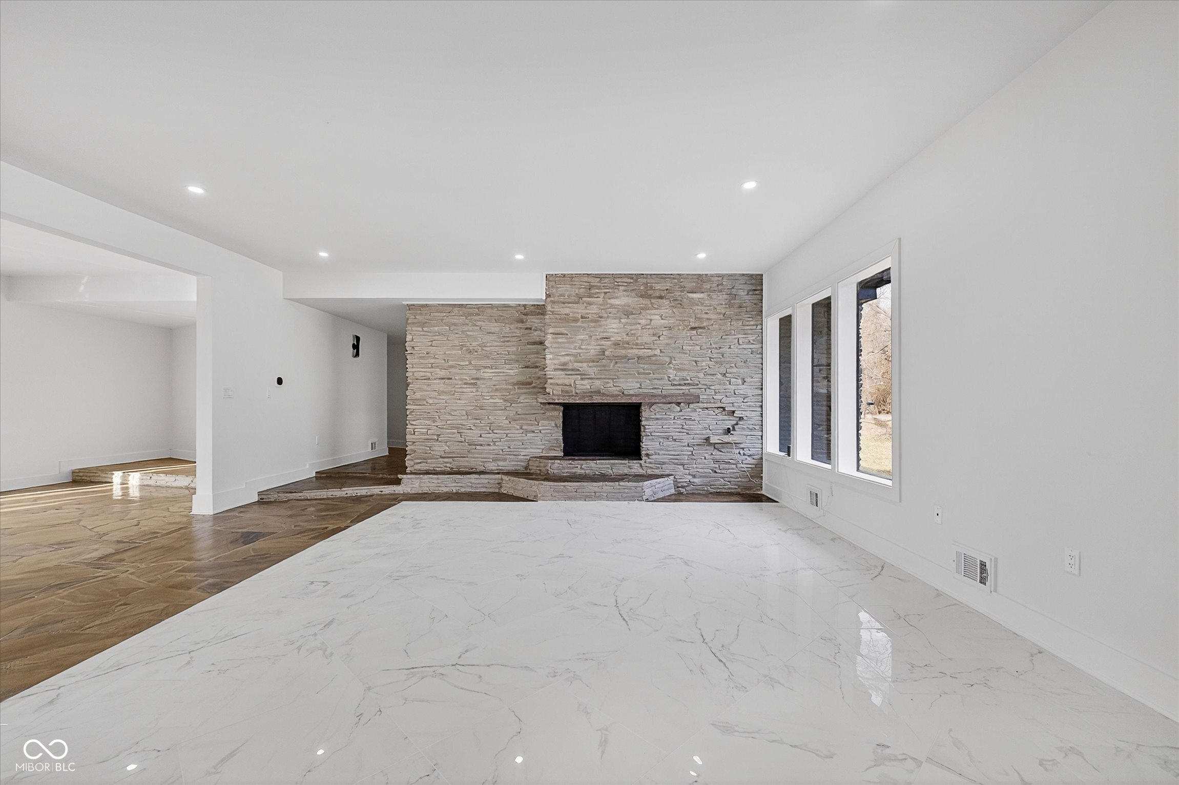 5408 Singleton Street Indianapolis, IN 46227 - Photo 4 of 36