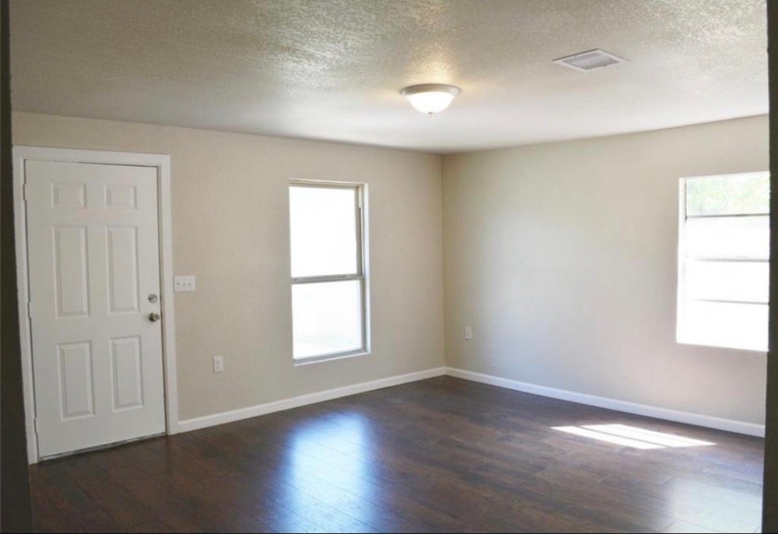 7318 Laredo Street, Unit A Houston, TX 77020 - Photo 7 of 9