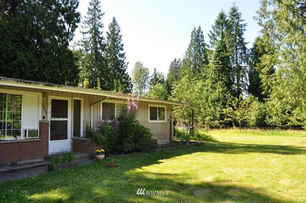 19635 Maxwell Road Southeast Maple Valley, WA 98038 - Photo 1 of 14