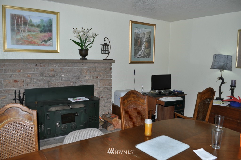 19635 Maxwell Road Southeast Maple Valley, WA 98038 - Photo 2 of 14