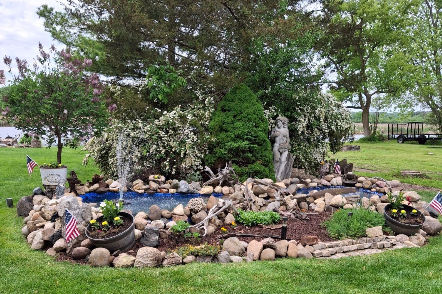 8508 Fox River Road Waterford, WI 53185 - Photo 26 of 33 Water Feature