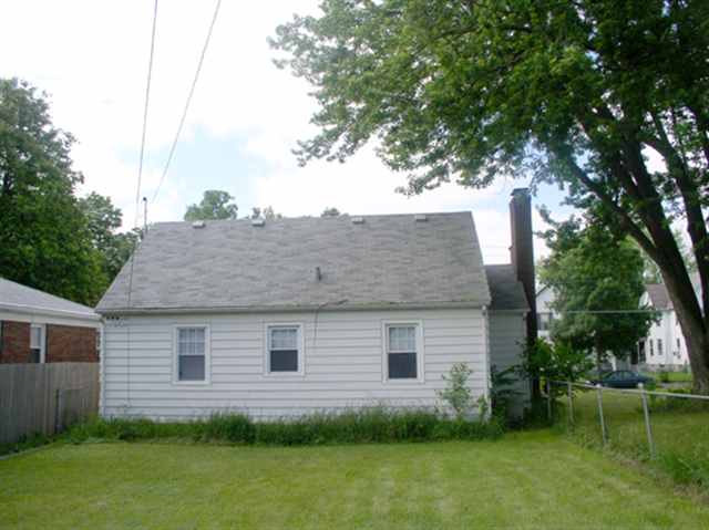 3222 Rockingham Road Davenport, IA 52802 - Photo 2 of 8 Gallery Image 2