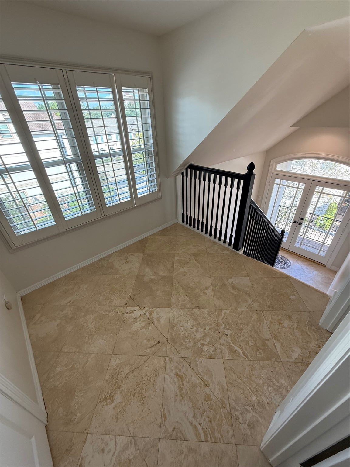 2 Milan Estates Houston, TX 77056 - Photo 9 of 39