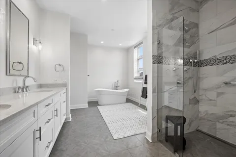 $799,900 | 2100 North Racine Avenue, Unit 3D, Chicago, IL 60614