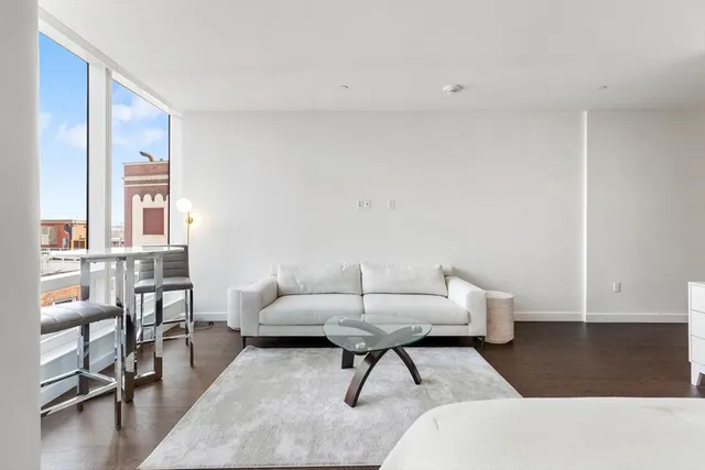 $1,225,000 | 40 Trinity Place, Unit 1518, Boston, MA 02116