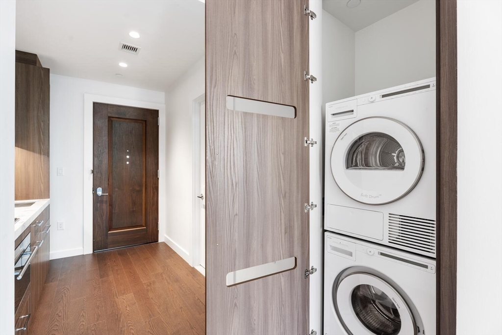 40 Trinity Place, Unit 1518 Boston, MA 02116 - Photo 9 of 28