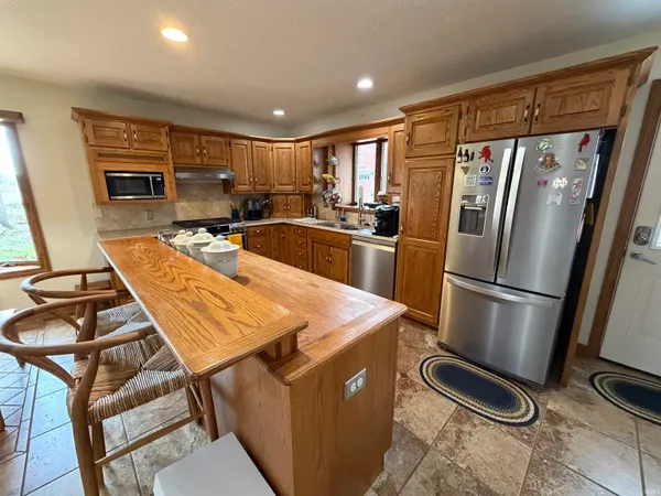 $374,900 | 2497 West Lynn Lane, Peru, IN 46970