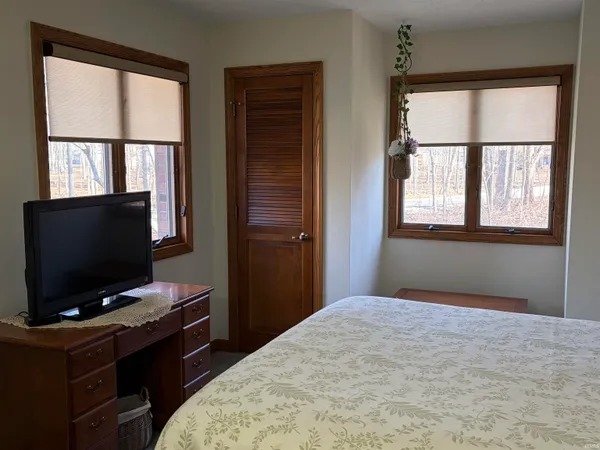 $374,900 | 2497 West Lynn Lane, Peru, IN 46970