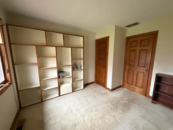 $374,900 | 2497 West Lynn Lane, Peru, IN 46970