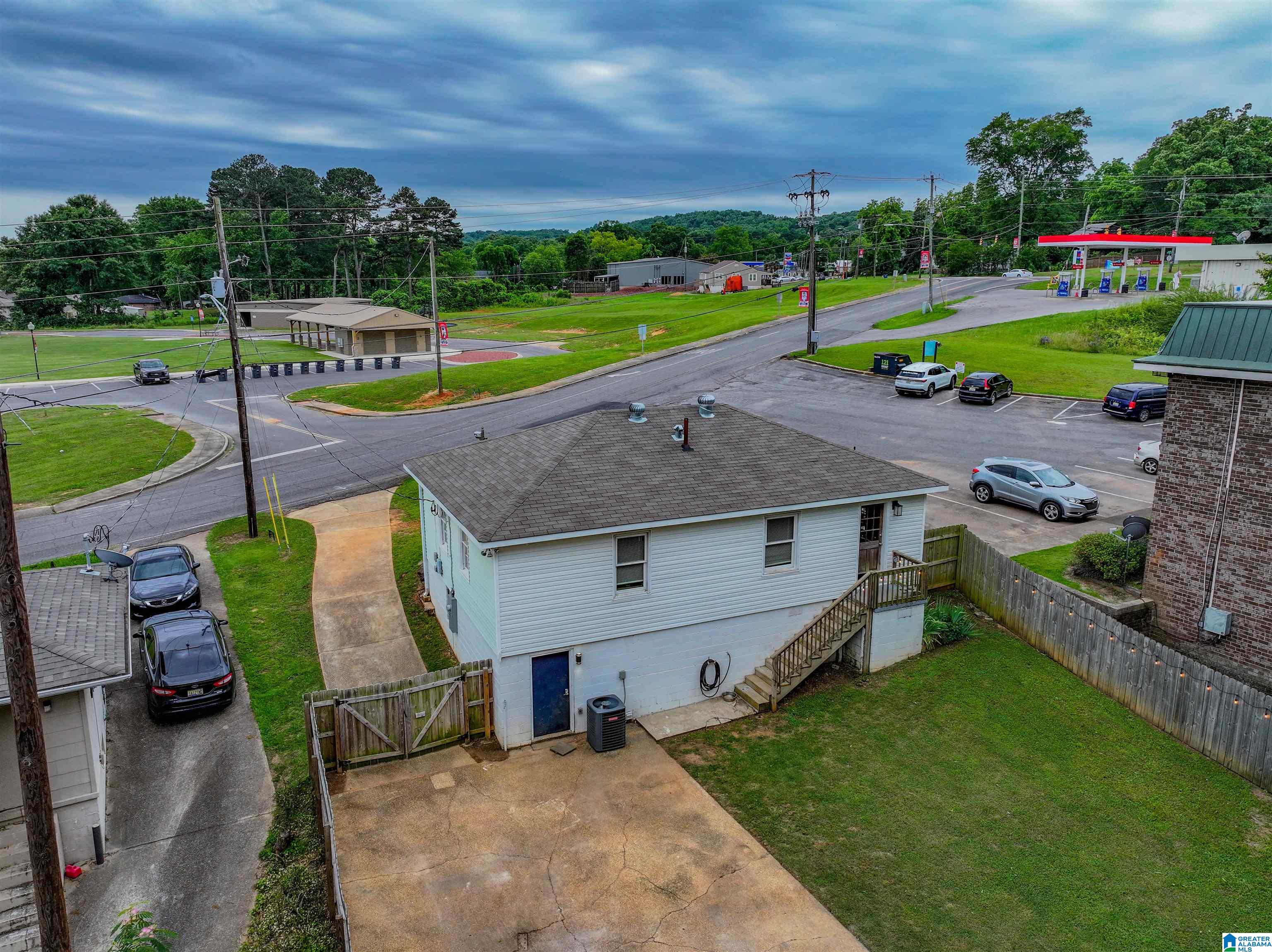 105 Forest Road Bessemer, AL 35023 - Photo 7 of 32