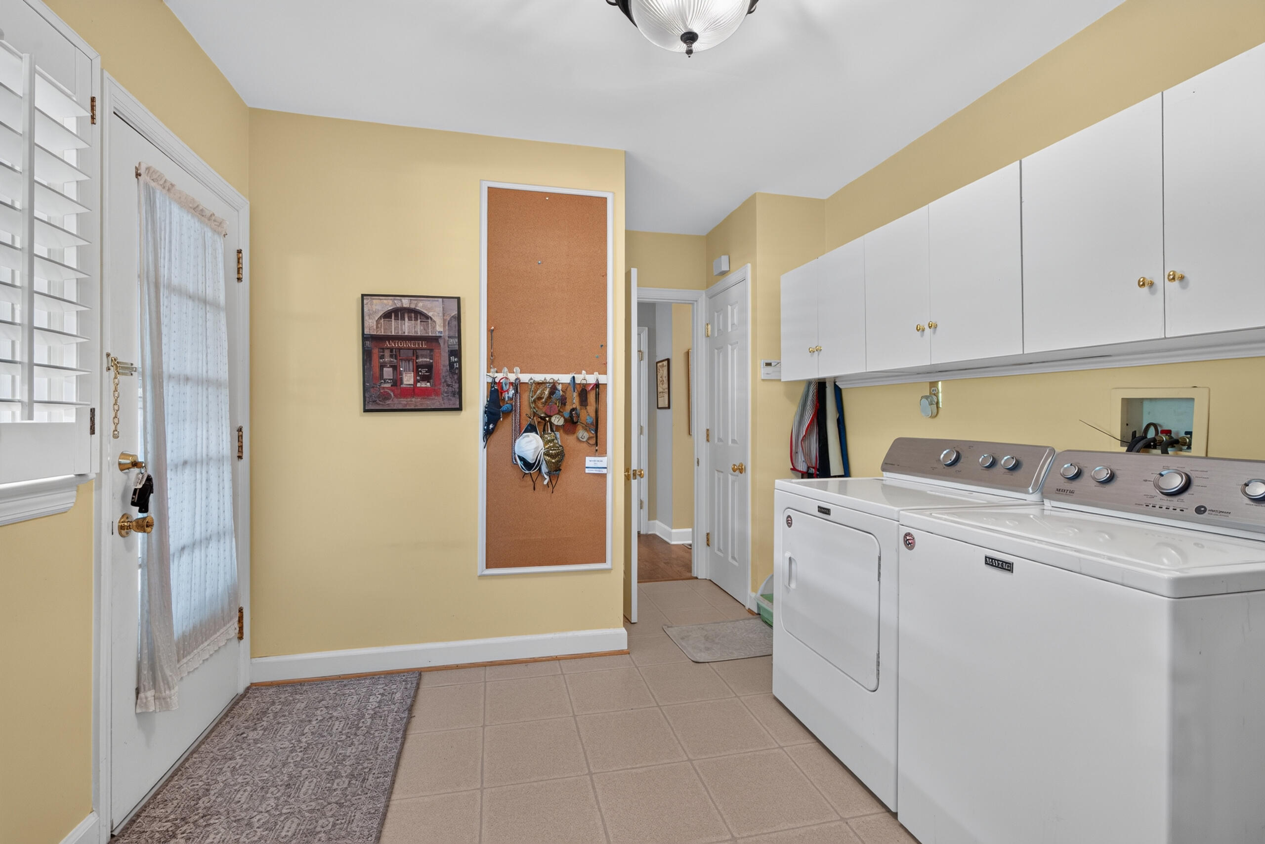 1566 Tates Creek Road Lexington, KY 40502 - Photo 19 of 46 1566tates19
