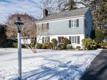 $1,950,000 | 55 Parkwoods Road, Manhasset, NY 11030