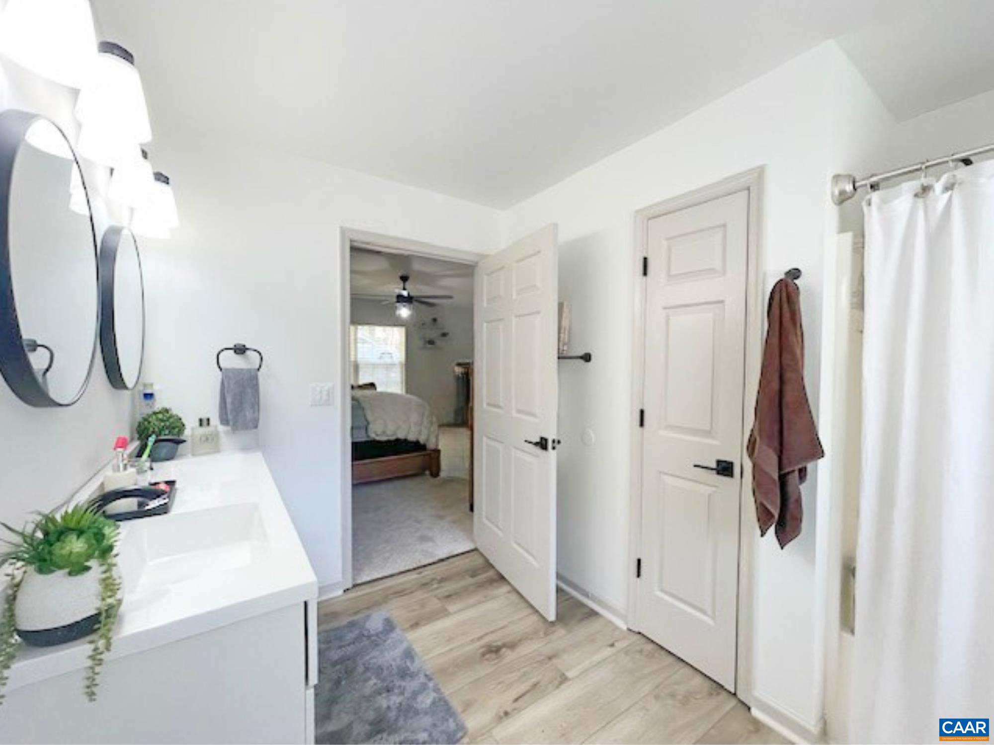 31 Laguna Road Palmyra, VA 22963 - Photo 15 of 39 a very nice looking room with a mirror