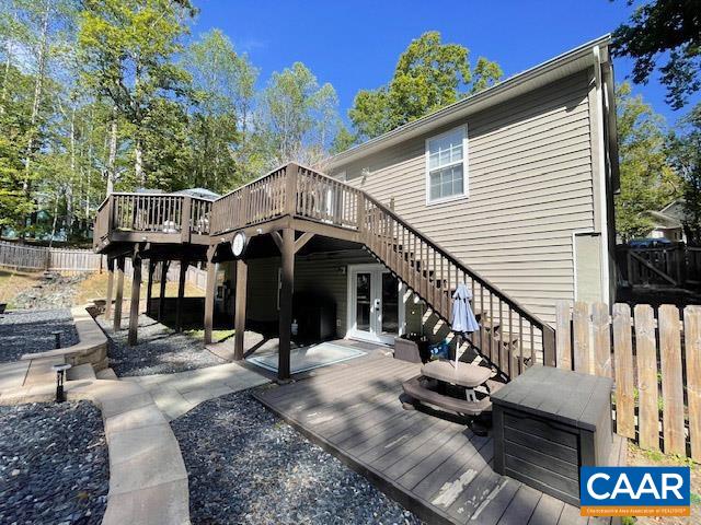 31 Laguna Road Palmyra, VA 22963 - Photo 27 of 39 a view of a house with wooden deck