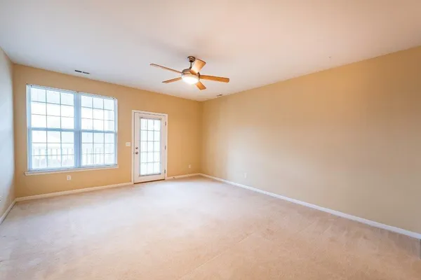 $2,000 | 854 West Summerfield Gln Circle, Unit 116, Ann Arbor, MI 48103