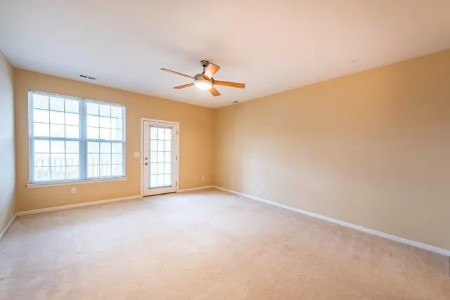 $1,850 | 854 West Summerfield Gln Circle, Unit 116, Ann Arbor, MI 48103