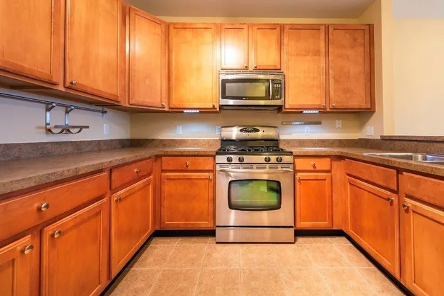 $1,850 | 854 West Summerfield Gln Circle, Unit 116, Ann Arbor, MI 48103