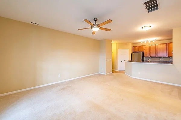 $2,000 | 854 West Summerfield Gln Circle, Unit 116, Ann Arbor, MI 48103