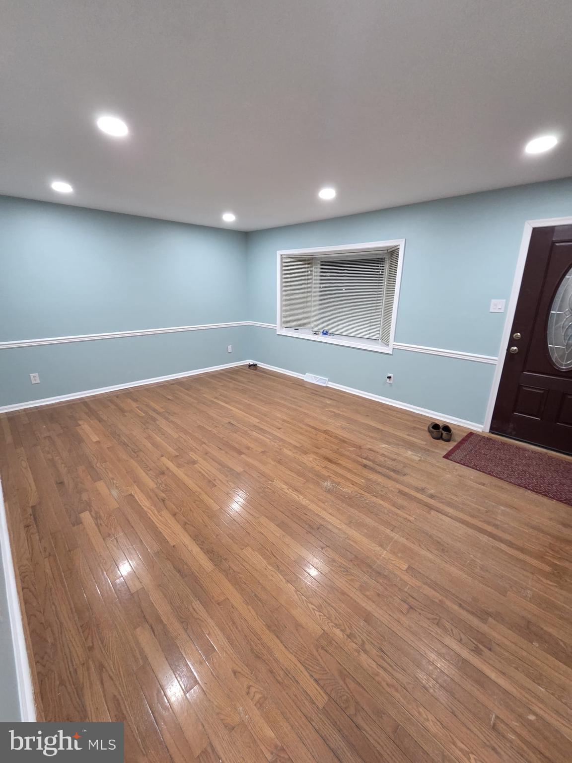 1486 Needham Circle Hatfield, PA 19440 - Photo 4 of 12 Living Room