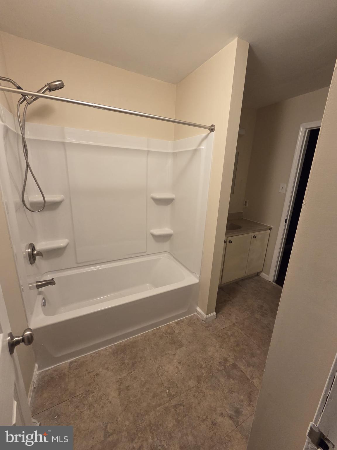 1486 Needham Circle Hatfield, PA 19440 - Photo 9 of 12 Bathroom