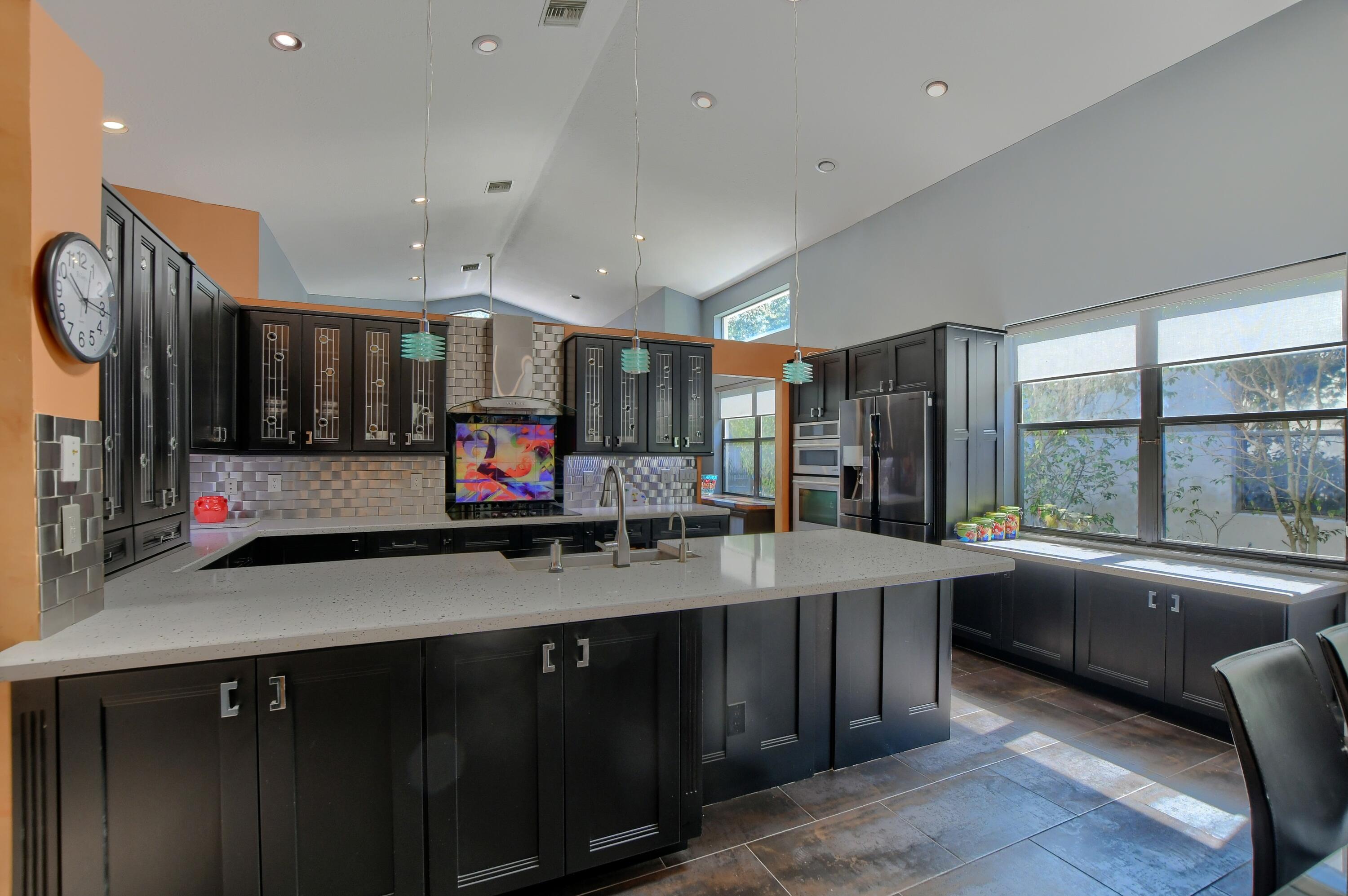8687 Vía Reale Boca Raton, FL 33496 - Photo 3 of 49 Gourmet Chef's Kitchen