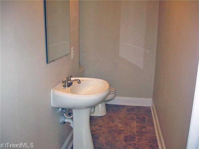 325 Boone Road, Unit B Eden, NC 27288 - Photo 8 of 10 Bath.