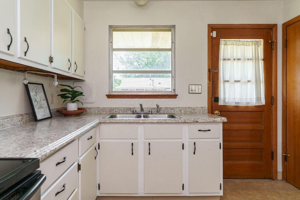 1033 Racine Avenue Columbus, OH 43204 - Photo 11 of 36