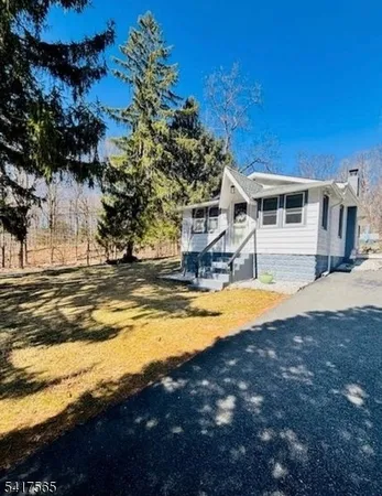 $2,400 | 44 Budd Lake Heights Road, Budd Lake, NJ 07828