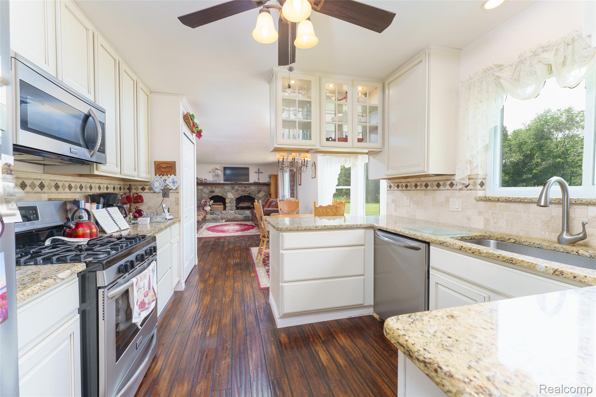 2220 Pheasant Run Road Howell, MI 48843 - Photo 12 of 34 Kitchen looking into family room