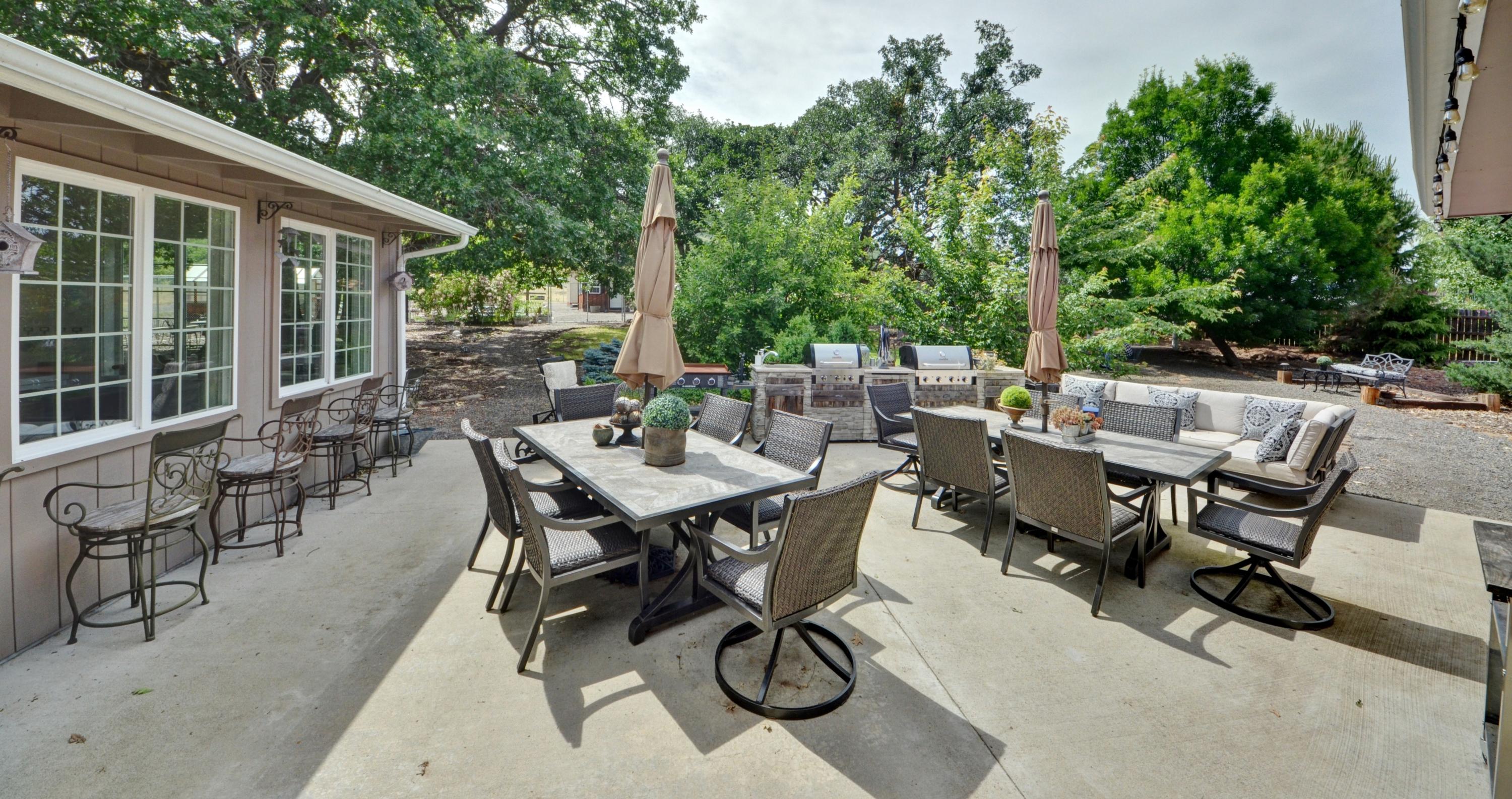 11005 Antioch Road White City, OR 97503 - Photo 27 of 62 054