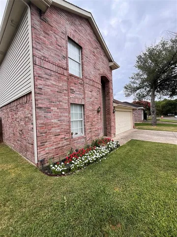 $2,250 | 5300 Andalusia Trail, Arlington, TX 76017