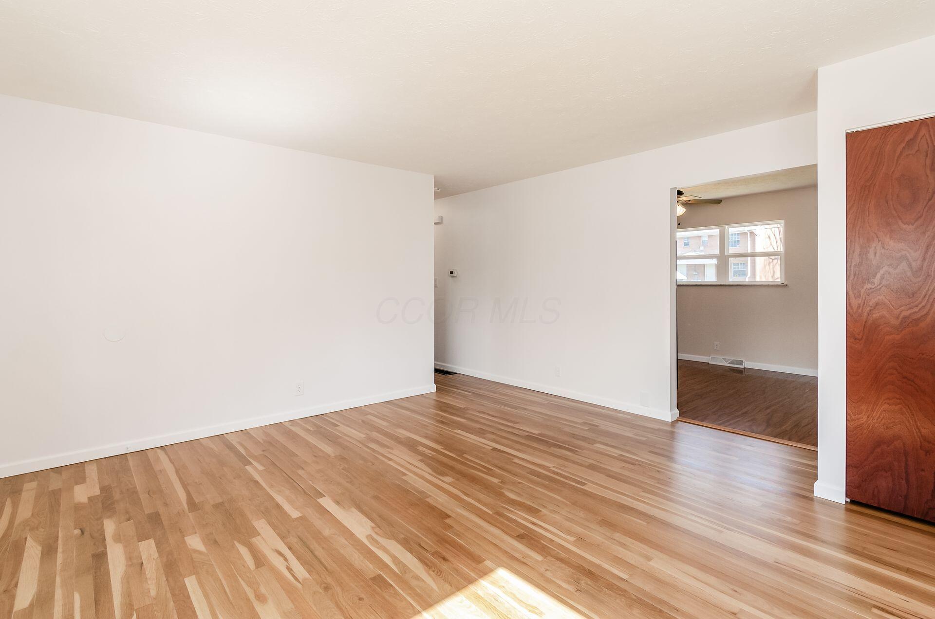 1488 Bycroft Road Columbus, OH 43206 - Photo 5 of 26 New Flooring throughout