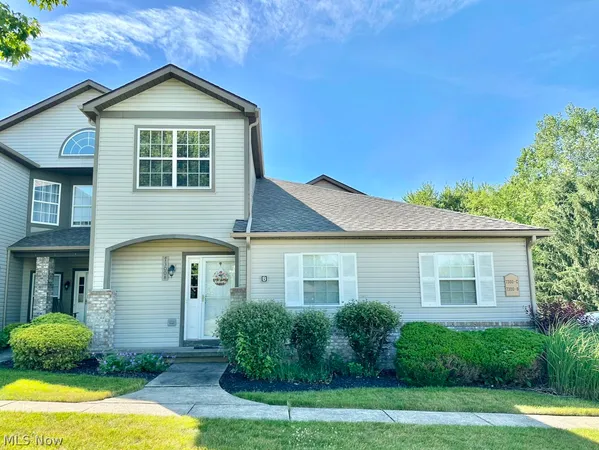 $255,000 | 7300 Forest Cove Lane, Unit 26B, Northfield, OH 44067
