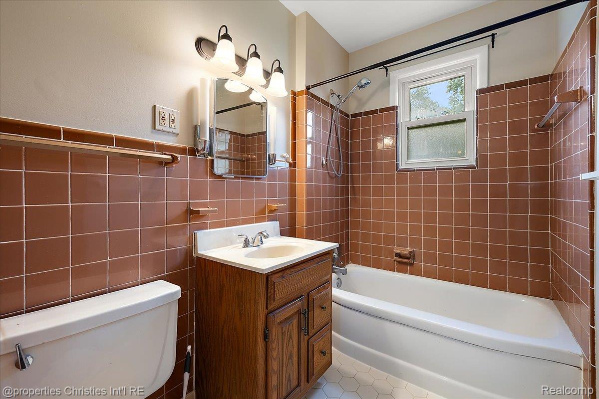 15501 Portis Road Plymouth, MI 48170 - Photo 19 of 37 35-15501 Portis Rd-35.jpg