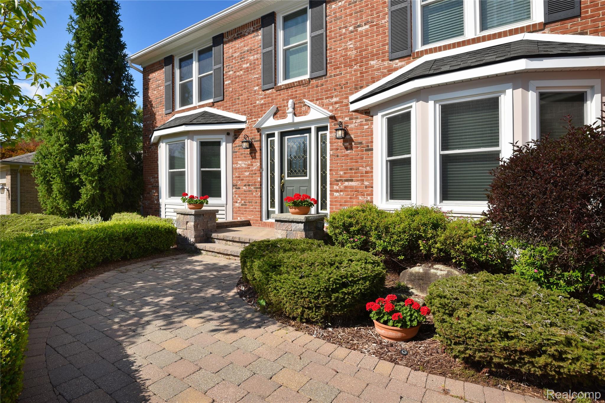 1325 Royal Crescent Street Rochester, MI 48306 - Photo 2 of 43 1325 Royal Crescent_01.jpg