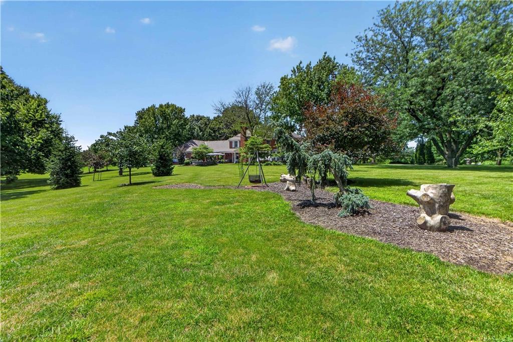 1815 Pine Ridge Drive Leavenworth, KS 66048 - Photo 10 of 21