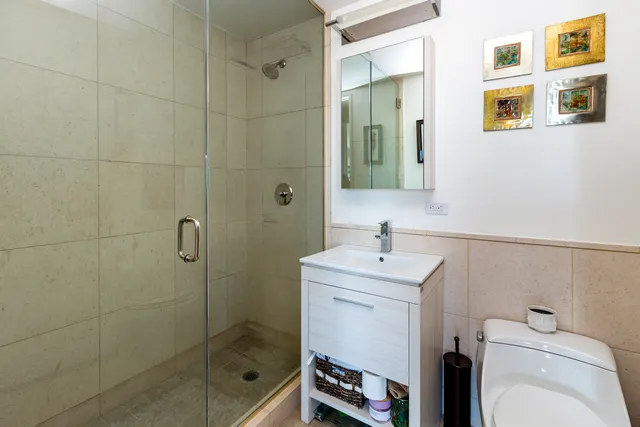 $1,750,000 | 350 West 42nd Street, Unit 34B | Hell's Kitchen