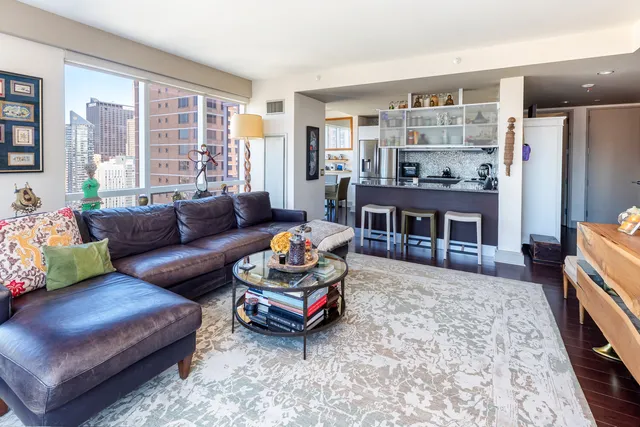 $1,750,000 | 350 West 42nd Street, Unit 34B | Hell's Kitchen