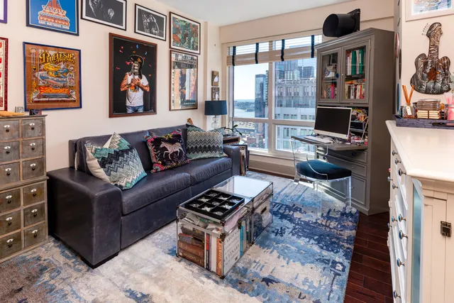 $1,750,000 | 350 West 42nd Street, Unit 34B | Hell's Kitchen