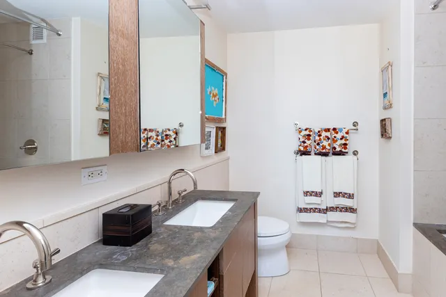 $1,750,000 | 350 West 42nd Street, Unit 34B | Hell's Kitchen