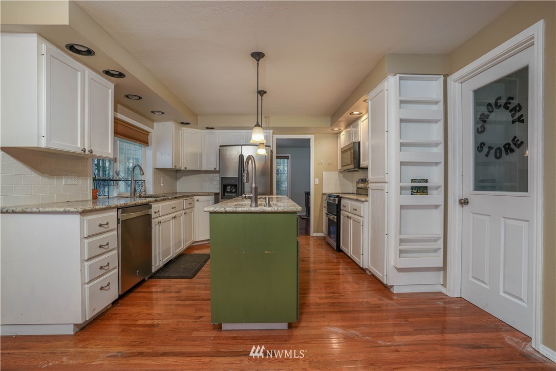 5716 Churchill Road Southeast Tenino, WA 98589 - Photo 6 of 39 Gallery Image 6