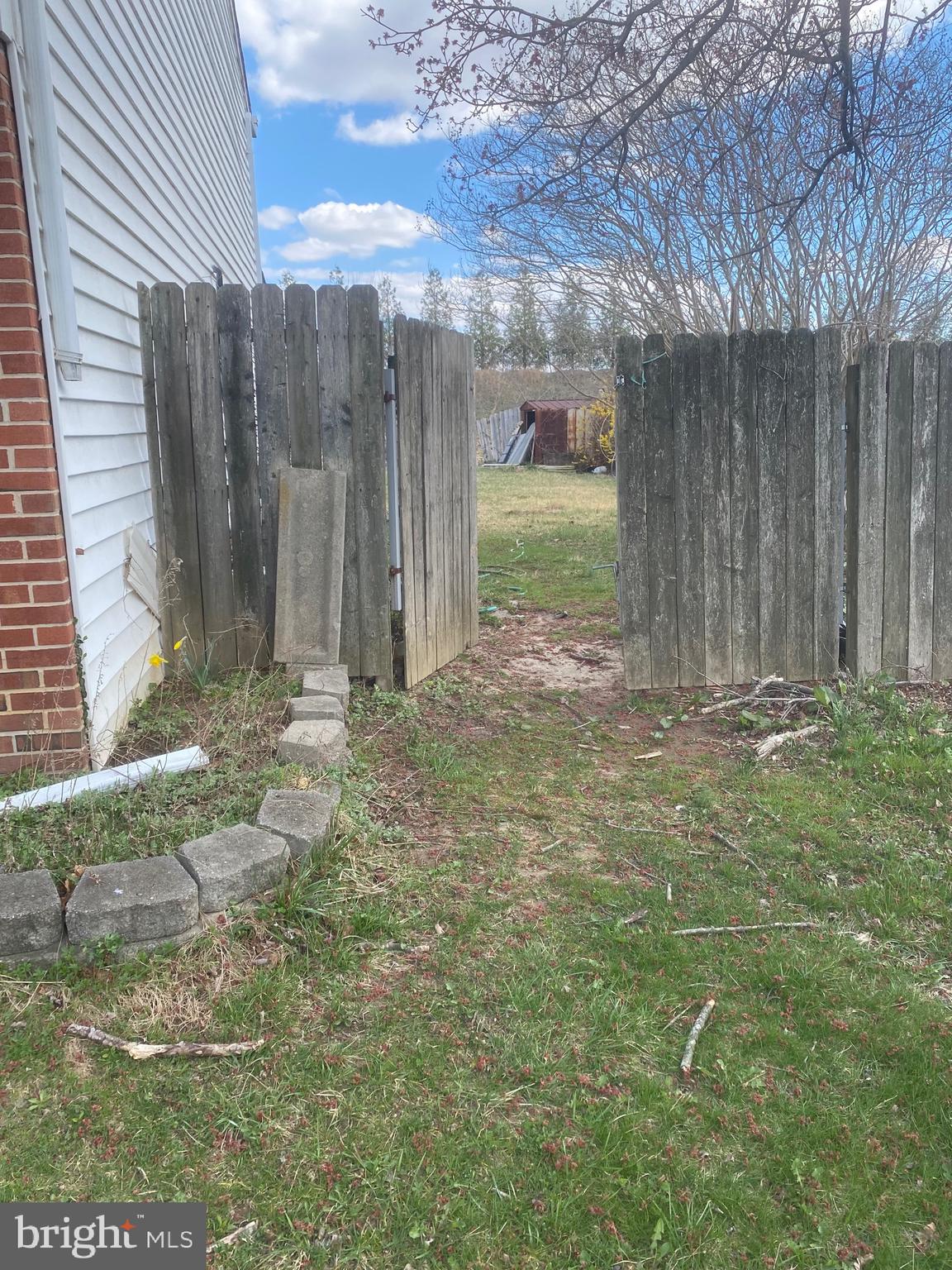 225 Haverhill Road Joppa, MD 21085 - Photo 2 of 5 a backyard of a house