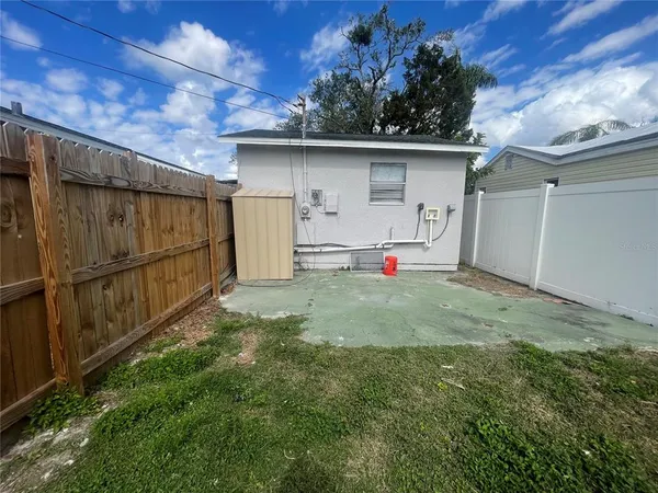 $1,350 | 5475 42nd Street North, Unit 5, St. Petersburg, FL 33714