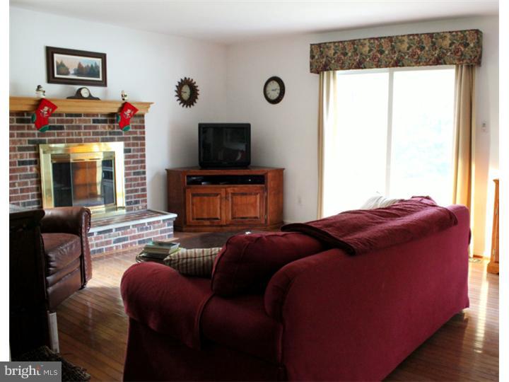 2070 East Wellington Road Newtown, PA 18940 - Photo 8 of 25 Family Room