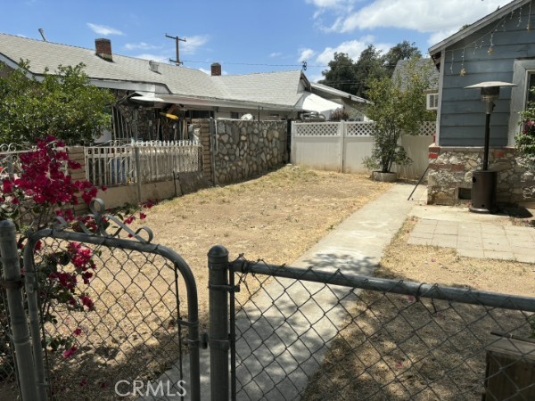 4091 Dwight Avenue Riverside, CA 92507 - Photo 2 of 12